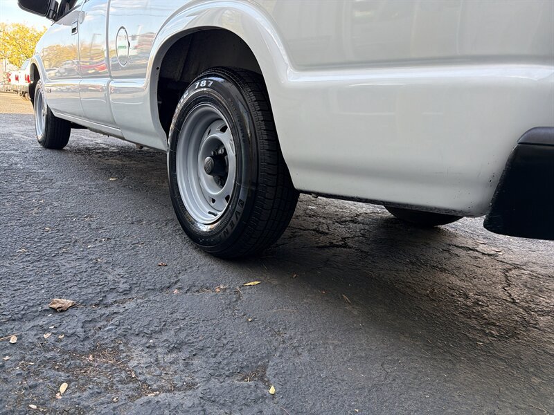 Used 2002 Chevrolet S10 Pickup 2WD Extended Cab image 6