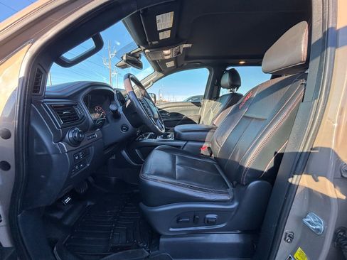 Used 2021 Nissan Titan PRO-4X w/ Pro-4x Convenience Package AWD/4WD image 13
