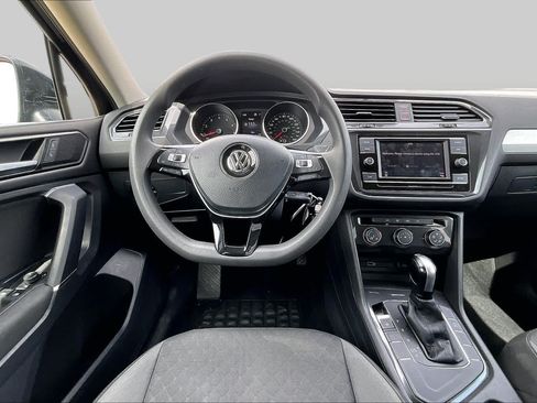 Used 2018 Volkswagen Tiguan S FWD image 5
