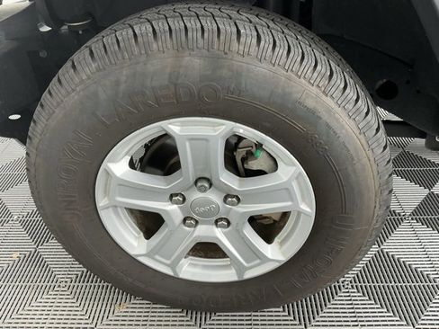 Used 2023 Jeep Wrangler Sport S image 21