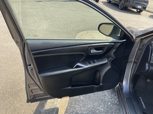 Certified 2016 Toyota Camry XLE w/ Moonroof Package FWD image 17