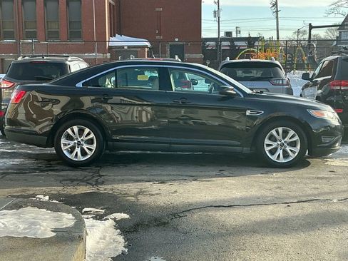 Used 2010 Ford Taurus SEL image 4