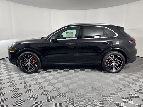 Used 2026 Porsche Cayenne S AWD/4WD image 2