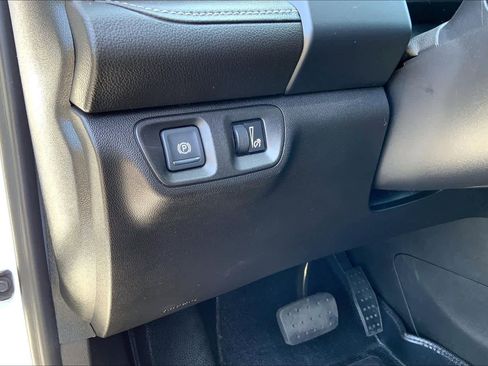 Used 2022 GMC Acadia SLE w/ Elevation Edition FWD image 35