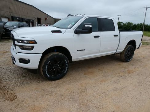 New 2026 RAM 2500 Big Horn AWD/4WD image 9