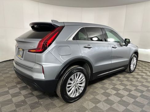 Used 2024 Cadillac XT4 Luxury image 3