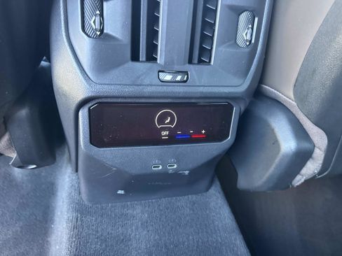 Used 2025 BMW X3 xDrive30i w/ Premium Package image 16