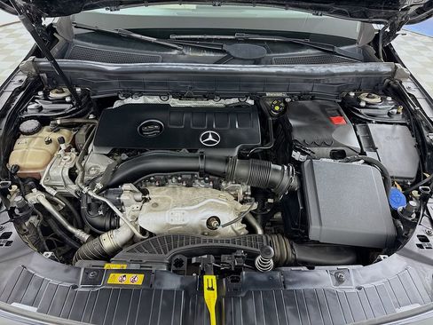 Used 2020 Mercedes-Benz GLB 250 image 28