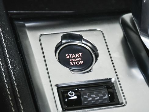 Used 2024 Jaguar F-PACE R-Dynamic S image 30