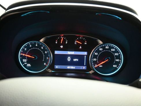 Used 2023 Chevrolet Traverse LT FWD image 14