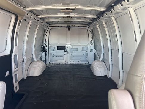 Used 2023 GMC Savana 2500 Extended w/ Driver Convenience Package image 9