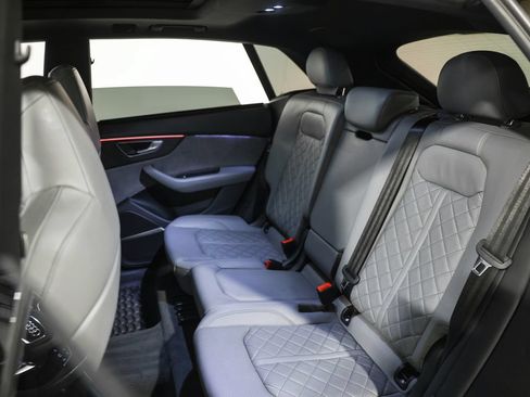 Used 2021 Audi SQ8 Prestige AWD/4WD image 36