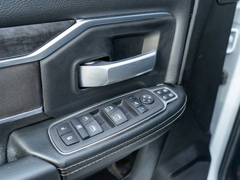 Used 2024 RAM 2500 Big Horn w/ Sport Appearance Package image 14