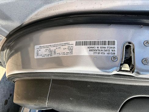 Used 2020 Chrysler Pacifica Limited w/ Advanced Safetytec Group image 29