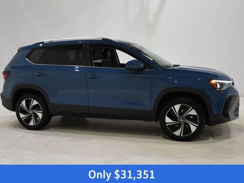 New 2026 Volkswagen Taos SE AWD/4WD image 3
