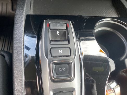 Used 2019 Honda Pilot Touring image 17