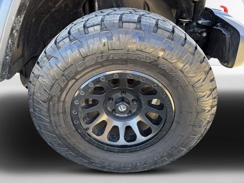 Used 2023 Jeep Wrangler Unlimited Rubicon w/ LED Lighting Group AWD/4WD image 11