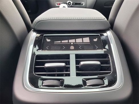 New 2026 Volvo XC60 B5 Ultra w/ Protection Package Premier image 31