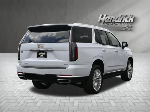 Used 2026 Cadillac Escalade Luxury w/ LPO, Floor Liner Package AWD/4WD image 10