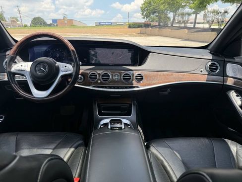 Used 2018 Mercedes-Benz S 560 Sedan image 34