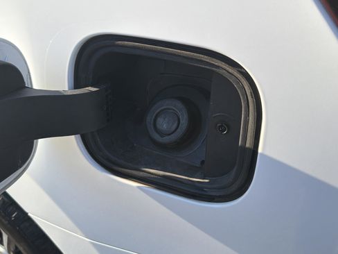 Used 2023 Ford Expedition Limited image 23