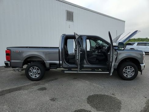 Used 2025 Ford F250 Lariat AWD/4WD image 37