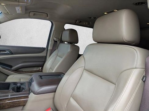 Used 2019 Chevrolet Tahoe LT w/ Luxury Package image 13