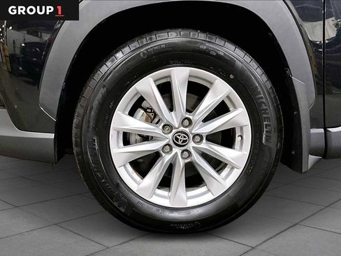 Used 2022 Toyota Corolla Cross LE w/ Moonroof Package image 10