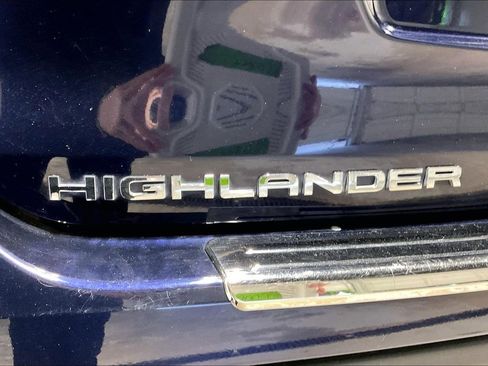 Used 2022 Toyota Highlander XLE image 40