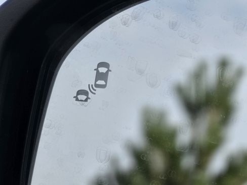 New 2027 Honda HR-V EX-L image 2