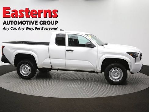 Used 2024 Toyota Tacoma SR RWD image 40