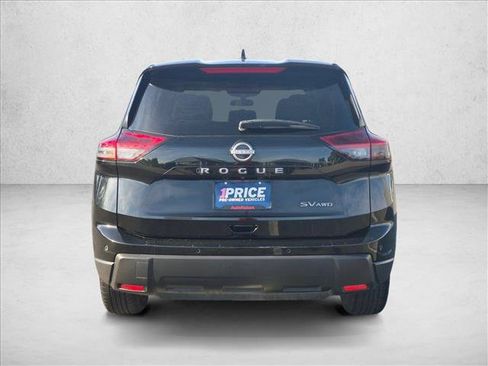 Used 2024 Nissan Rogue SV AWD/4WD image 7