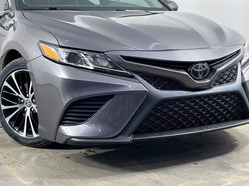 Used 2020 Toyota Camry SE image 39