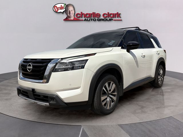 Certified 2023 Nissan Pathfinder SL FWD image 1