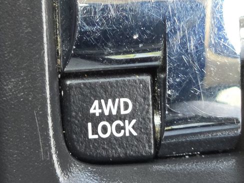 Used 2015 Jeep Compass High Altitude AWD/4WD image 28
