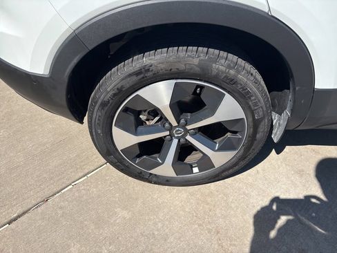 Certified 2026 Volvo XC40 B5 Plus AWD/4WD image 13
