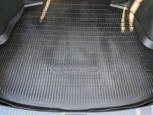 Used 2022 Toyota Corolla LE image 6