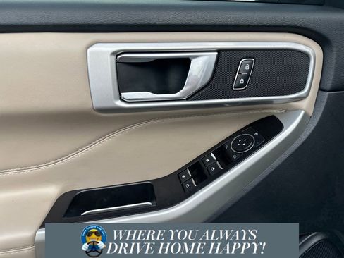 Used 2022 Ford Explorer XLT w/ Equipment Group 202A image 11