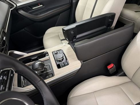 Certified 2025 MAZDA CX-70 3.3 Turbo w/ Preferred Package image 25