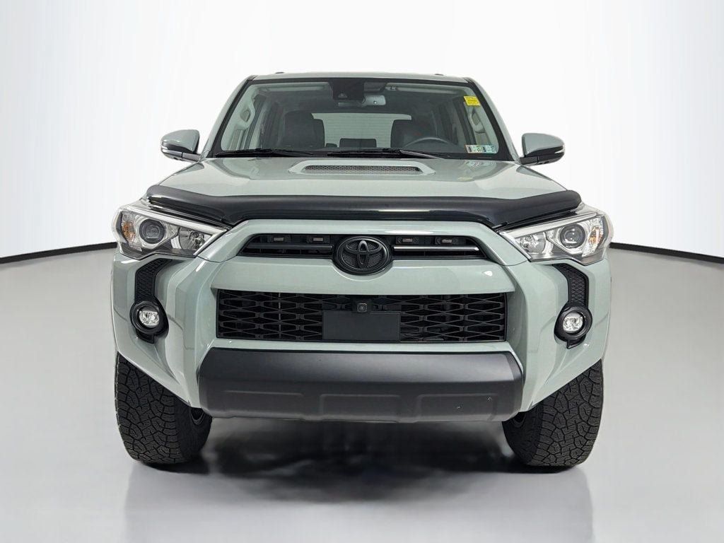 Used 2022 Toyota 4Runner TRD Off-Road Premium AWD/4WD image 2