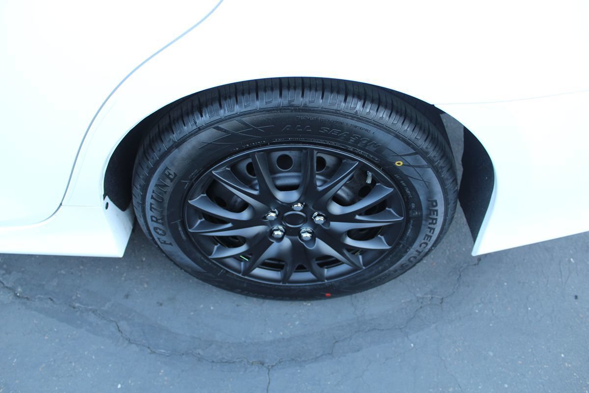 Used 2014 Toyota Camry SE FWD image 12