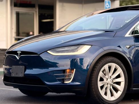 Used 2017 Tesla Model X 100D AWD/4WD image 4