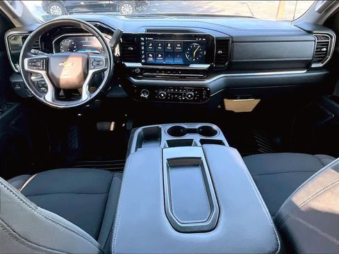 Used 2022 Chevrolet Silverado 1500 LT image 20