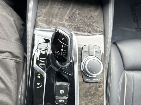 Used 2022 BMW M550i xDrive M550i xDrive w/ Executive Package image 23