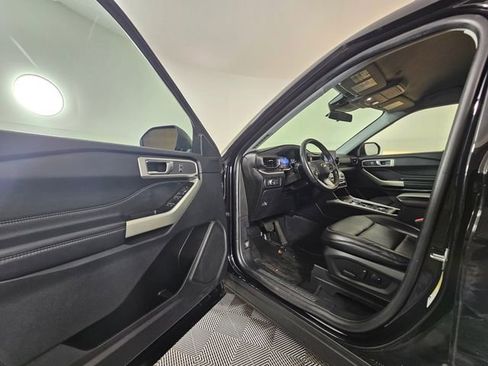 Used 2021 Ford Explorer XLT w/ Equipment Group 202A image 23