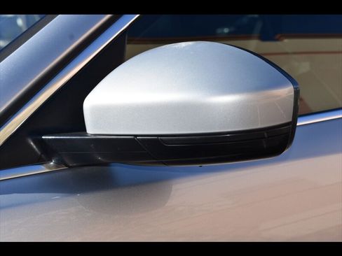 Used 2019 Jaguar F-PACE Premium image 48