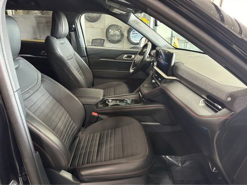 Used 2025 Ford Explorer ST-Line w/ Premium Package AWD/4WD image 47