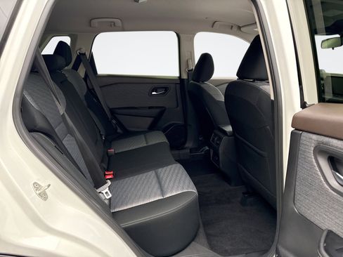 Used 2023 Nissan Rogue SV image 18