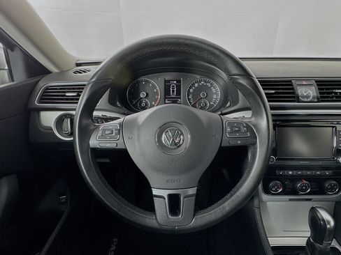 Used 2013 Volkswagen Passat 2.5 SE image 11