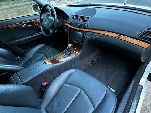 Used 2005 Mercedes-Benz E 320 Sedan image 30